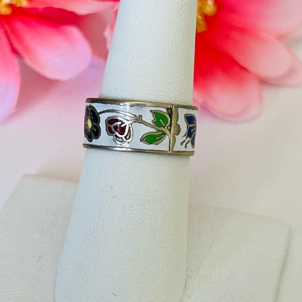 Vintage Floral Enamel silver Ring size 7.5